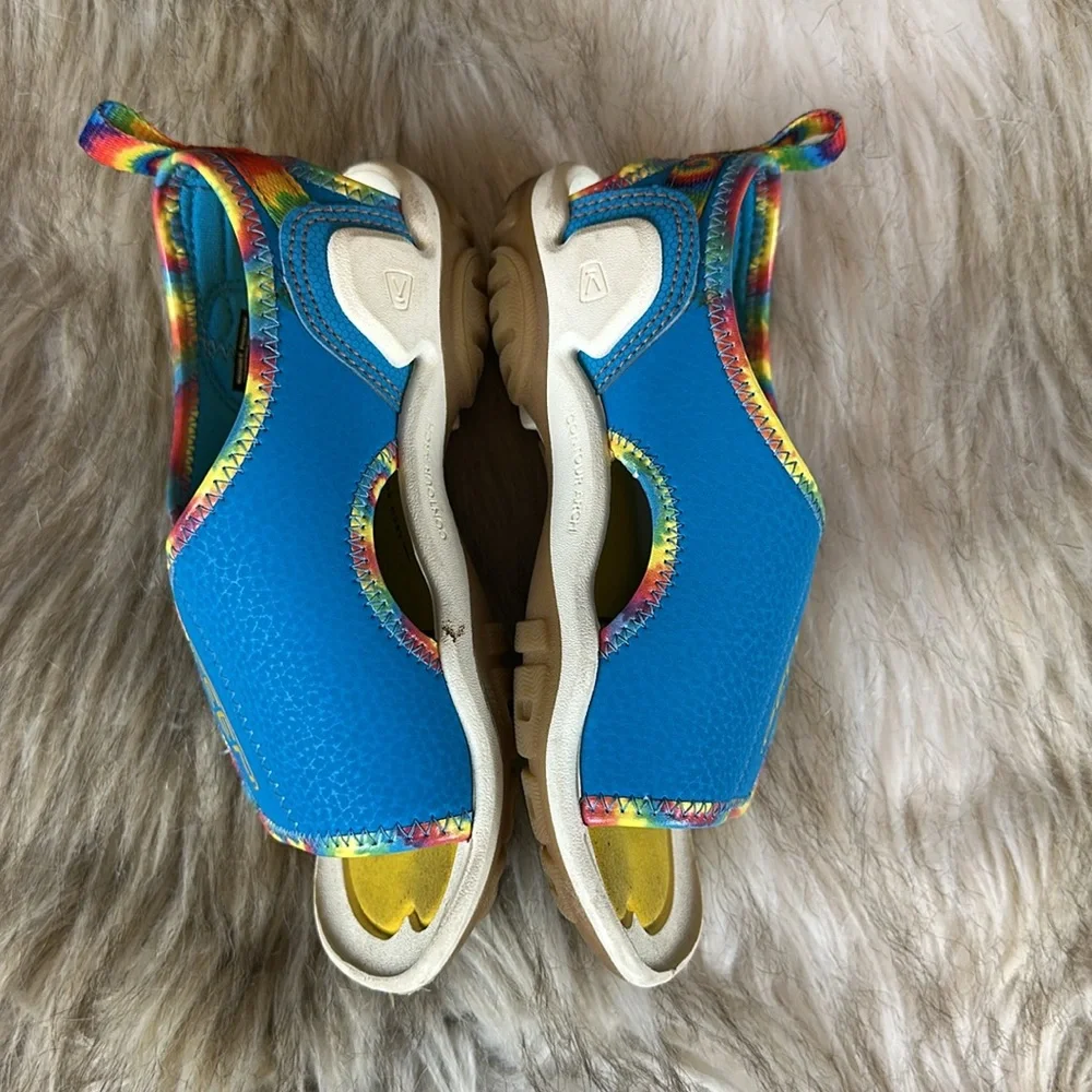 KEEN Kids Size 11 Blue Rainbow Waterproof Sandals